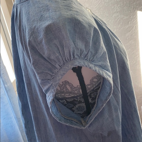 Light Blue Levi’s, cap sleeved top. NWT 🌼 - Picture 5 of 8